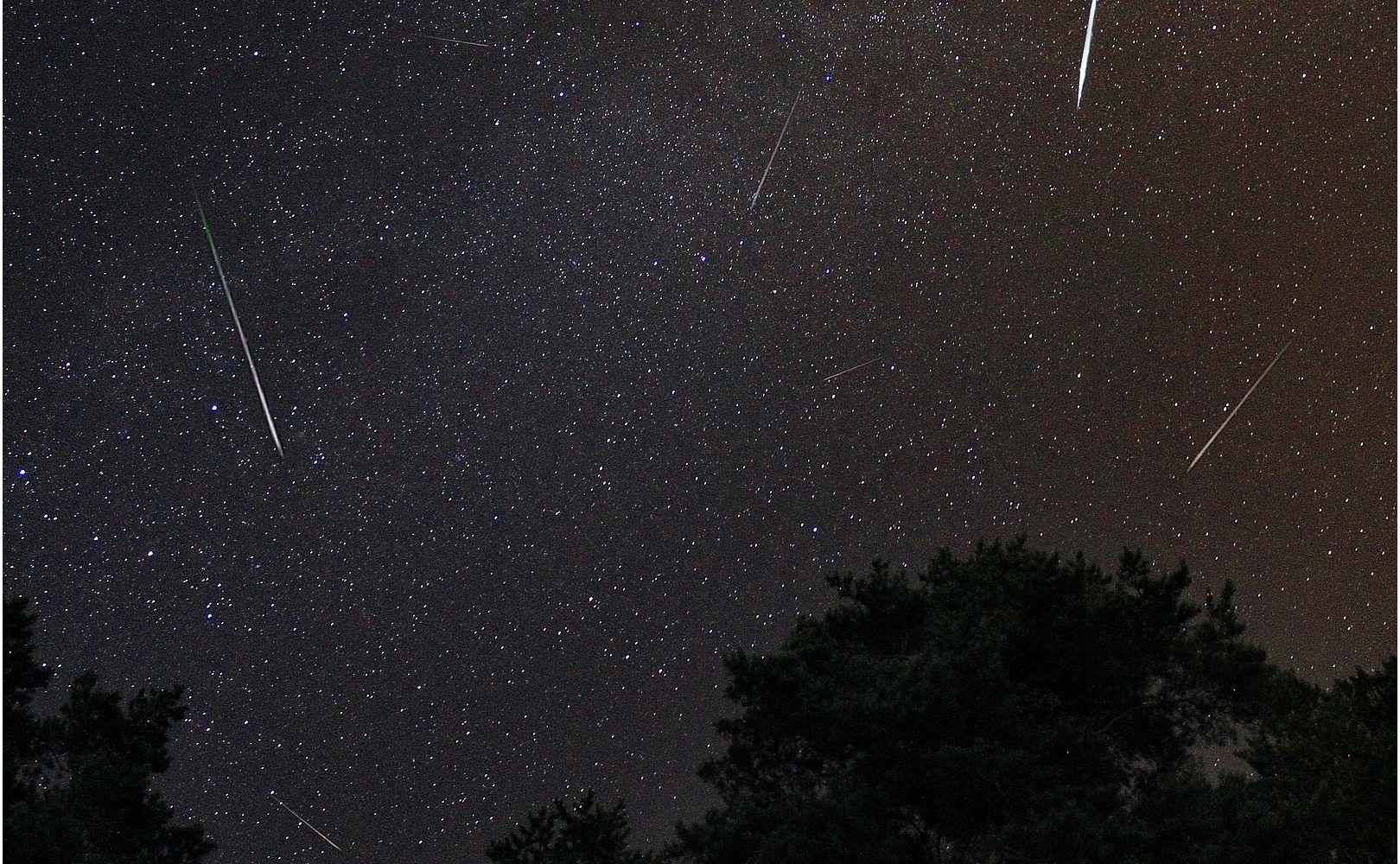 Maximum Perseid meteor showers in 2021