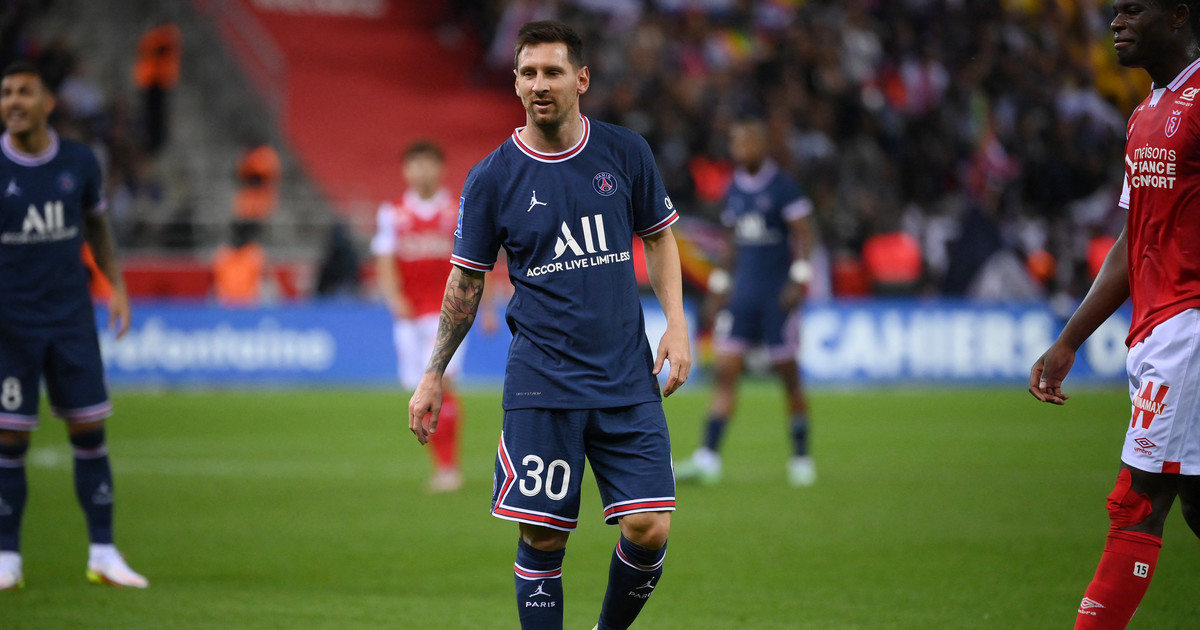 Reims - Paris Saint-Germain.  Leo Messi appeared for the first time in Paris Saint-Germain!  French League 1