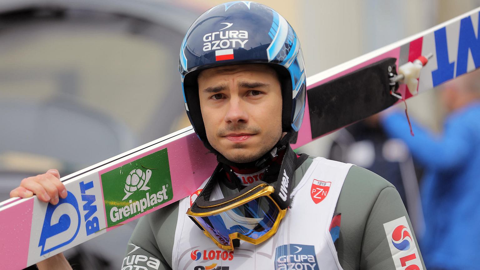 The entire podium for the Ski Jump Championships on Sunday from the Summer Grand Prix in Wisła is once again for white and red.  Just like on Saturday, Daoud Kobaki was in top position.  Kamel Stoch came in second and Peter Shea in third.  The competition at Beskidy was the only one in the summer competition.  Other tournament hosts have pulled out of their organization due to the pandemic.  This year there will be no tournament winner.