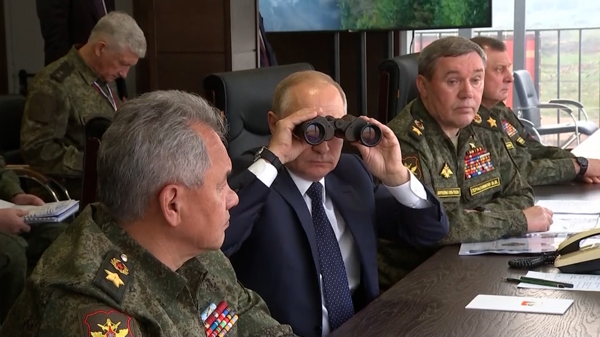 Vladimir Putin in the training ground.  New combat equipment during Zapad-21 . exercises