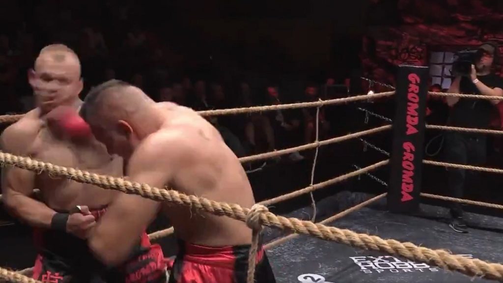 "What a row it was!"  And how it ended!  Brutal Knockout [WIDEO]