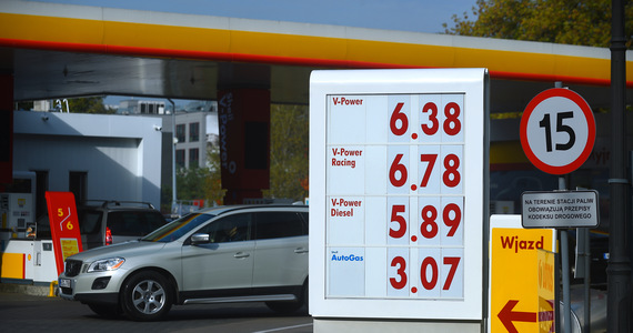 Standard fuel prices!  Drivers don't like what happens at gas stations