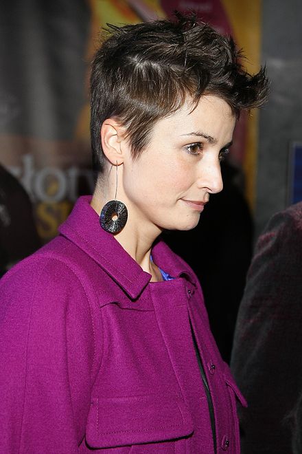 March 2009 Profile Hairstyle Joanna Brodzyk