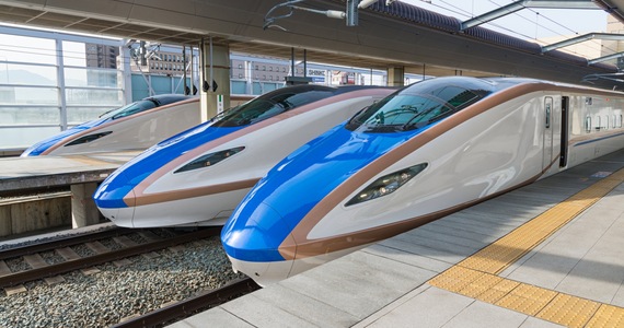 8 centimeters, this is how the first independent Shinkansen train missed