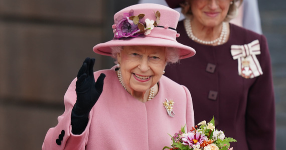 W.  Britain: Queen Elizabeth II attended the christening of her two grandchildren