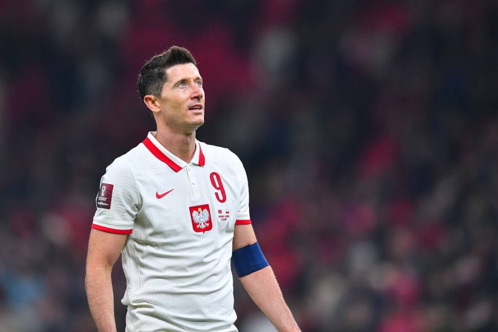 Bayern.  Robert Lewandowski for the absence of the Hungary match.  “I never refused to play for the national team.”