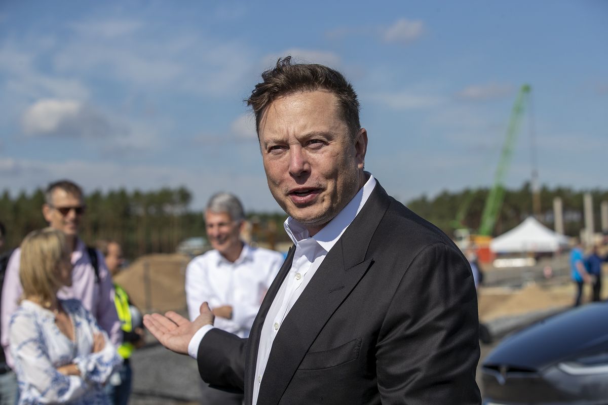 Musk sells a Tesla to end hunger?  Billionaire takes the floor
