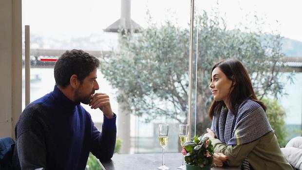 Sinan and Asia on a date during the Turkish soap opera "Unfaithful".  (Photo: Medyapim)