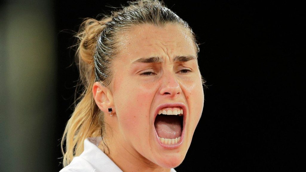 Strange performance of the No. 2 tennis player in the WTA rankings.  Even the tennis opponent was sorry