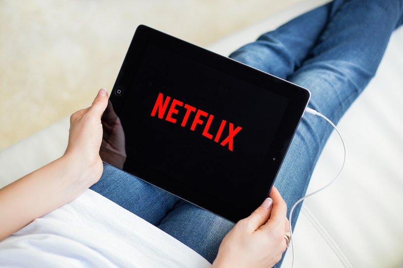 Movies and series in the Netflix app can be watched on different devices: TVs, smartphones, tablets, and consoles.