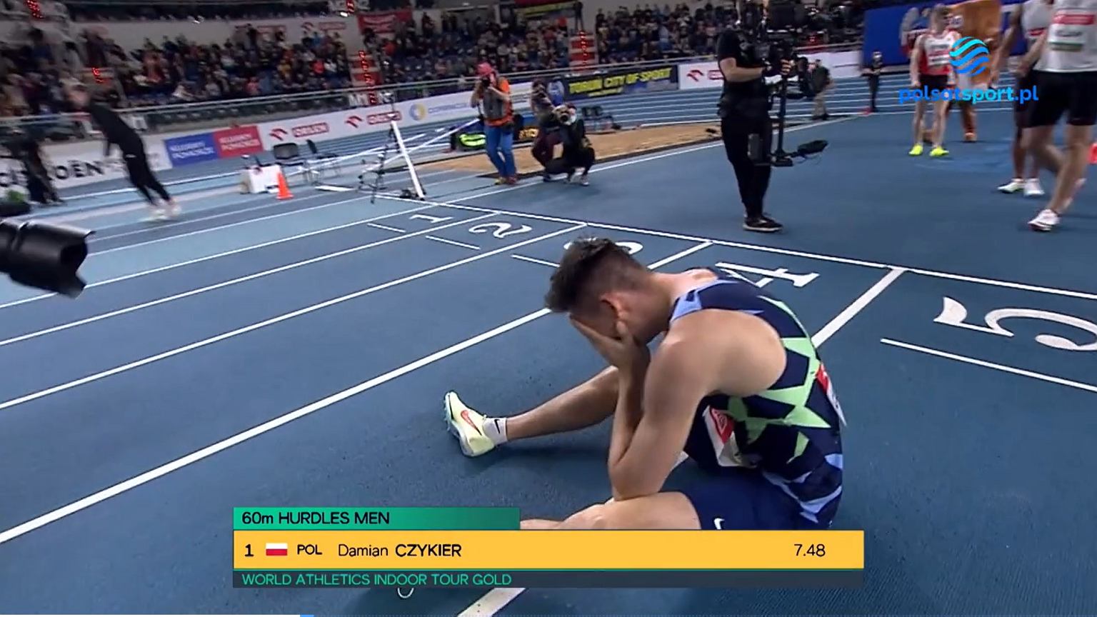 The formidable Czykier broke the 23-year-old Polish record!  He fell on the treadmill and burst into tears