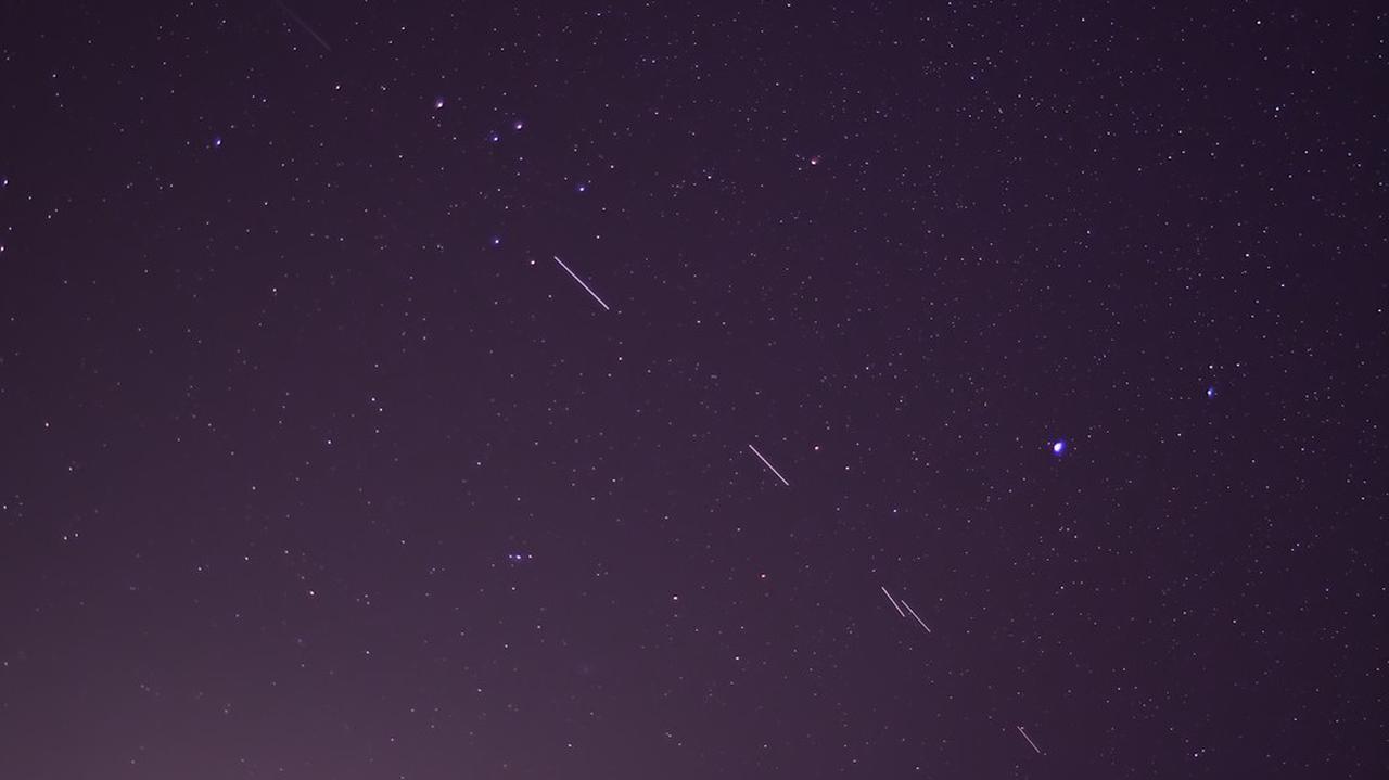 Starlinki over Poland.  When will they be visible?  How do we notice them?