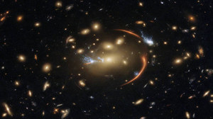 Stunning Hubble Image - Gravity Lenses in All Its Glory