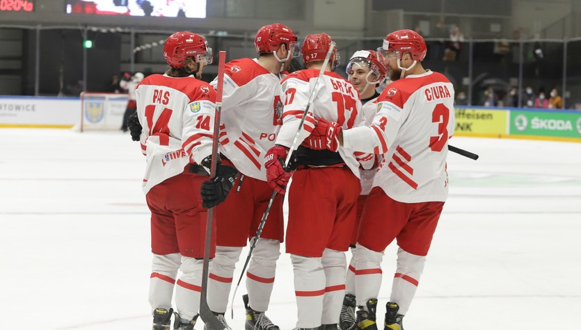 Thriller movie ends with a penalty shootout.  Poland defeats Ukraine in the Hockey World Cup!
