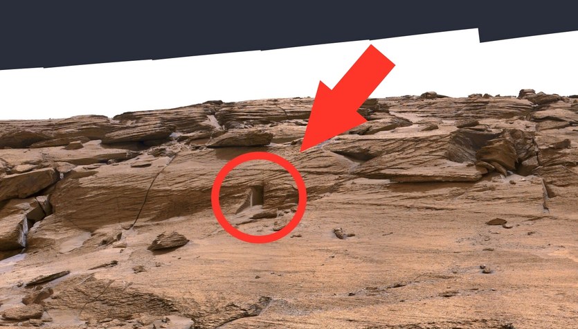 The image from Mars shows the entrance to a secret tunnel?