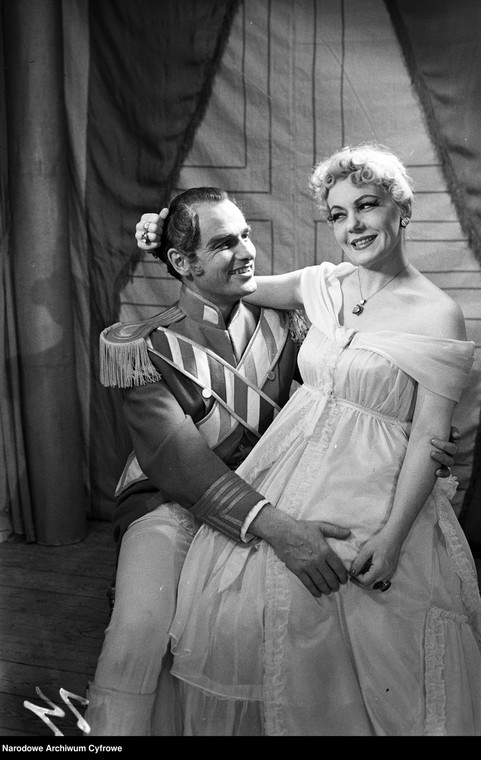 Jerzy Duszyński and Hanka Bielicka in Art "Madame without Jane" (Serena Theatre, 1958)