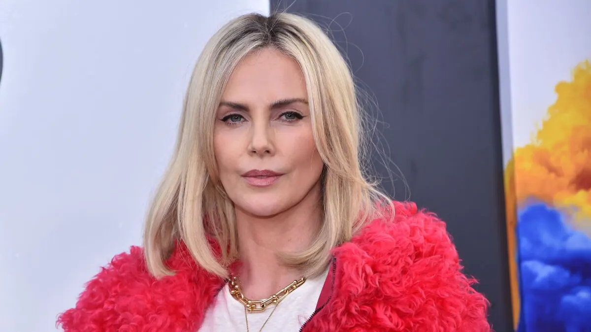 Charlize Theron will be in a relationship with a known Quebec model