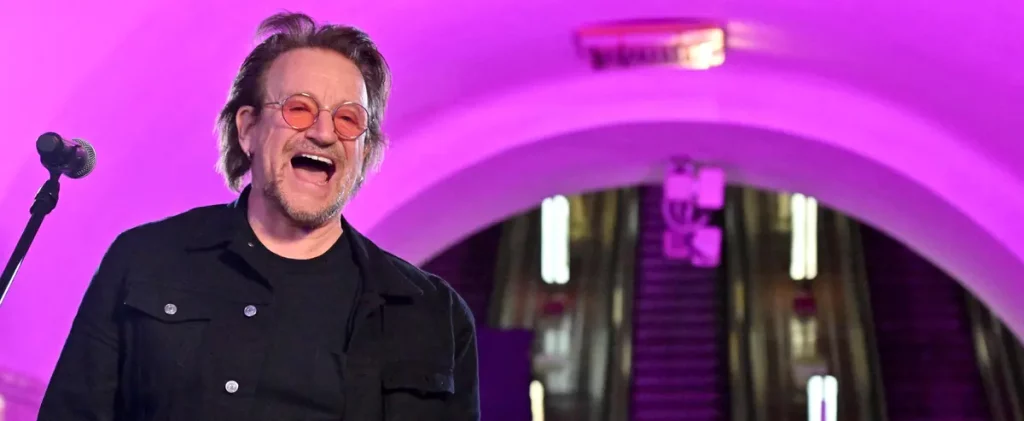 Rock star Bono sings in silence on the Kiev metro