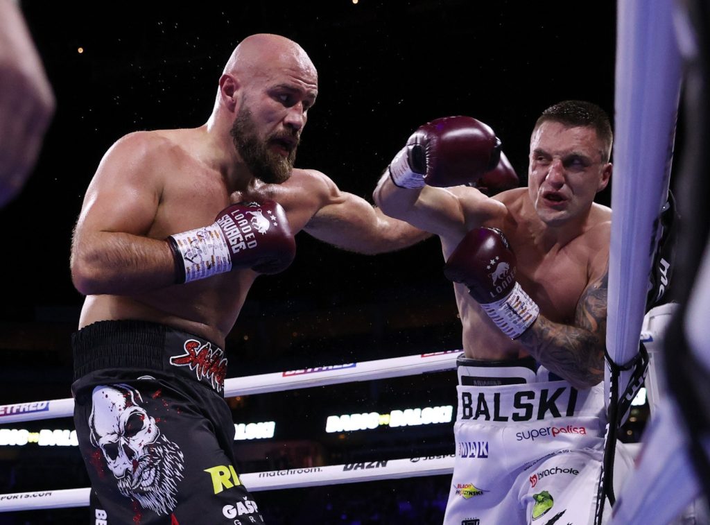 The Polish boxer sent the favorite to the boards already in the first round.  The judges' decision