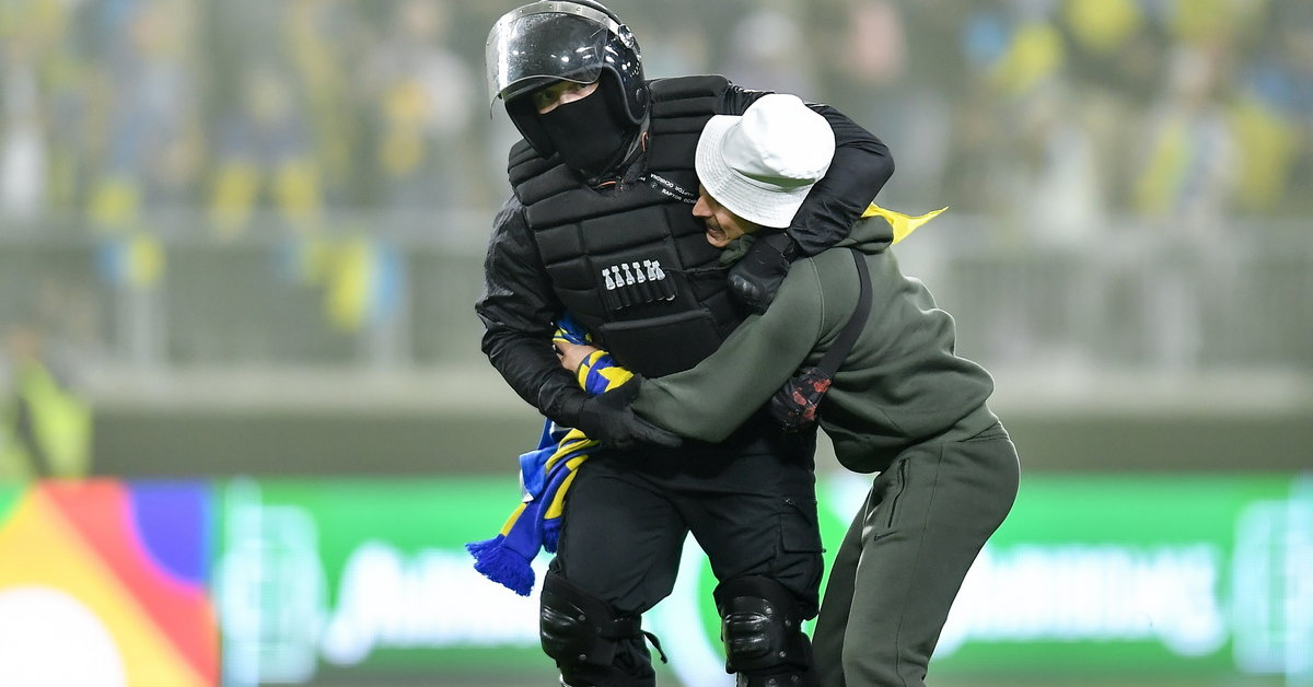 Scandal after the Ukraine match in ód.  One of the players stopped the fans [WIDEO]