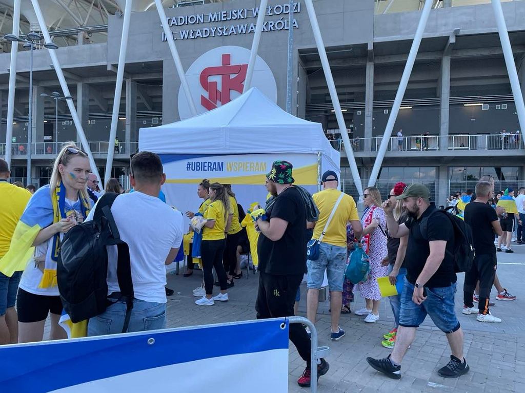 In front of the stadium you can buy the shirt of the Ukrainian national team.  Until recently - a rare commodity