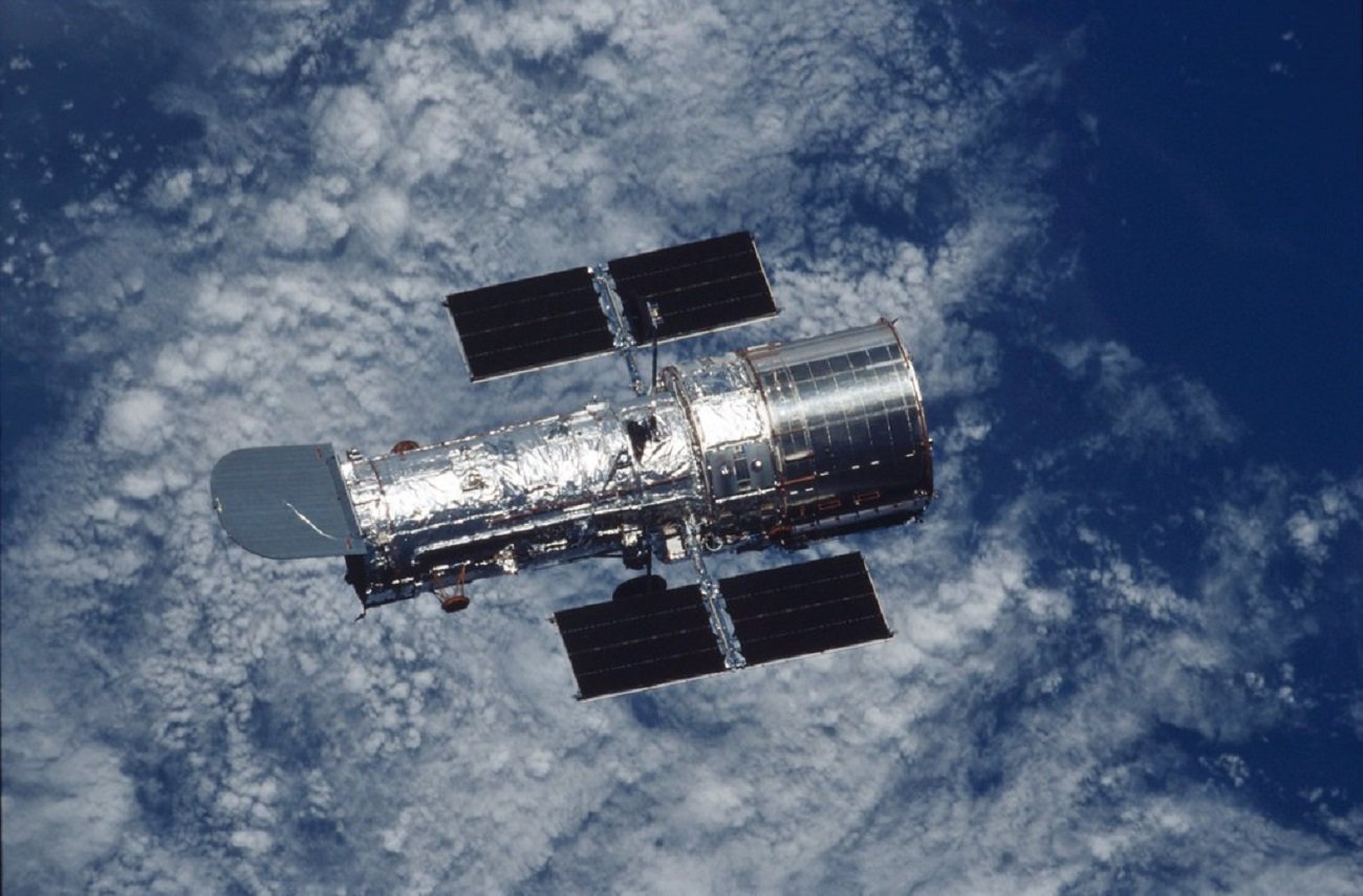 Hungarian mirror?  Stunning view captured by the Hubble Space Telescope