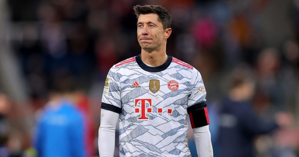 Bayern changes expectations.  He wants more money for Robert Lewandowski