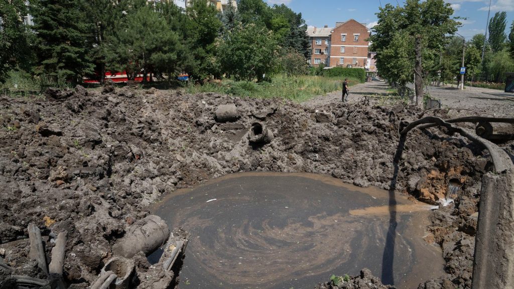 Donetsk Oblast - The authorities are appealing to the residents to evacuate.  It is about 350 thousand.  osb |  News from the world