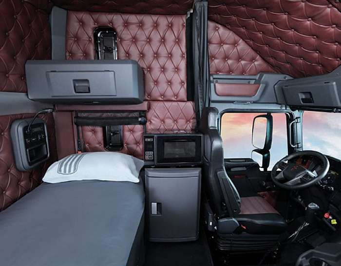 The difference between lorry cabins 2.3m and 2.8m - an option, for example, for a pair