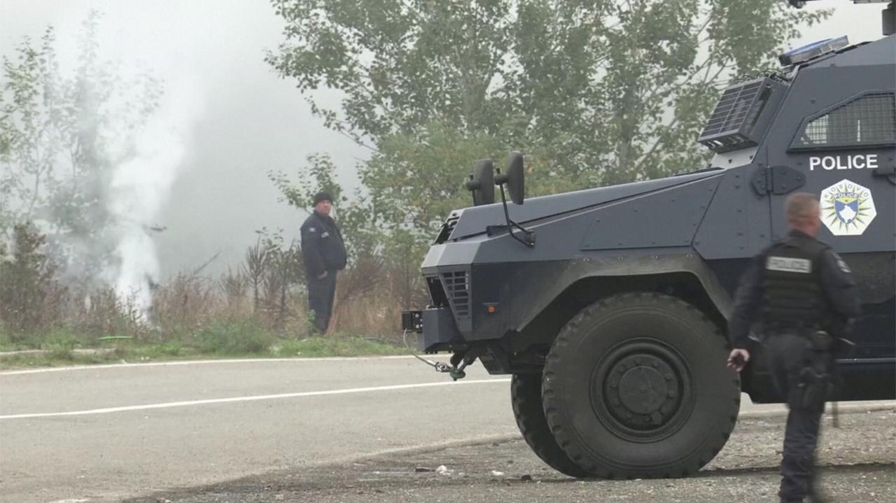What is happening on the border between Serbia and Kosovo.  Barriers, shots and closed passages