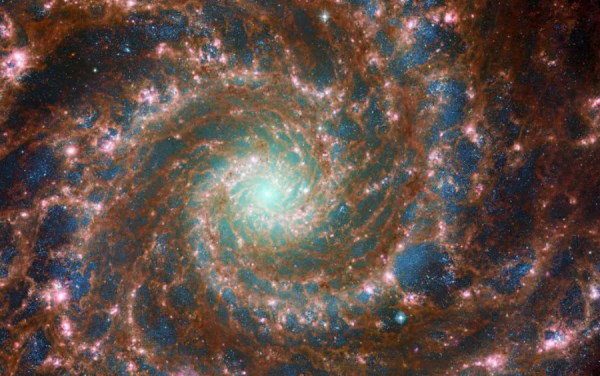 Image of Messier 74 created from data from the Hubble Telescope and Webb Telescope, Image: ESA/Webb, NASA & CSA, J. Lee/HANGS-JWST Team/J. Schmidt