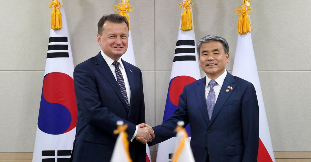 Poland buys weapons from South Korea.  German press: This is a clear strategy