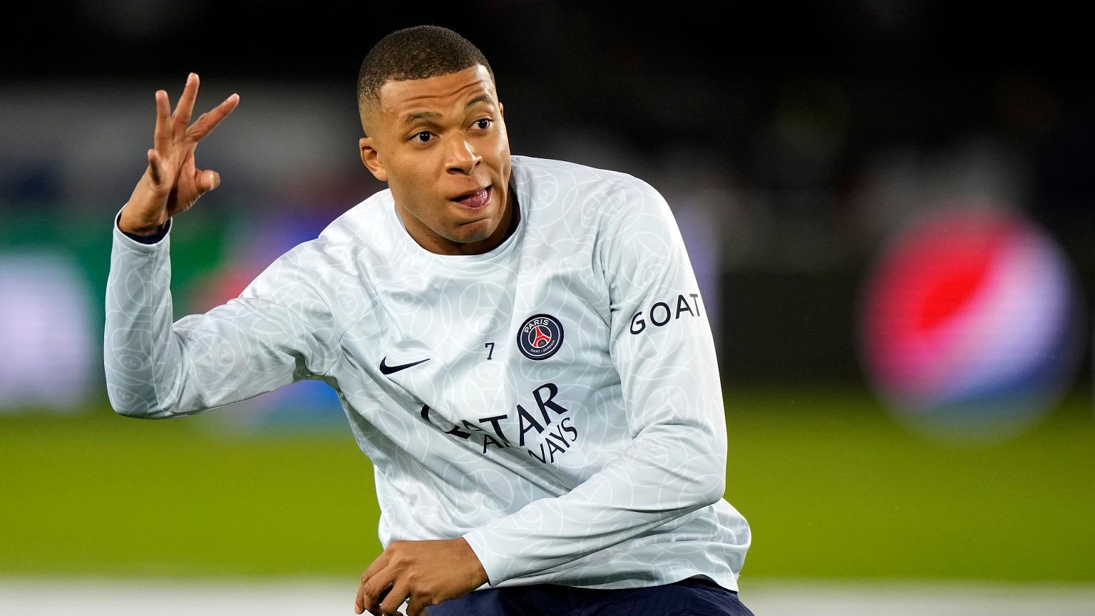 Mbappe's big problems.  In the dressing room, everyone has had enough of it, football