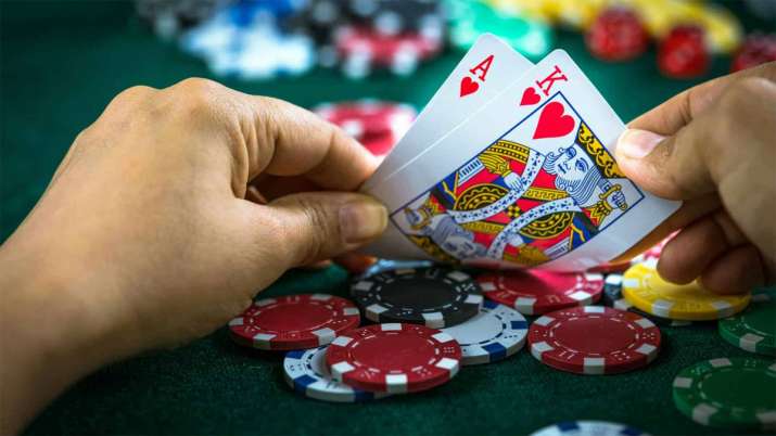 How did online gambling become popular?