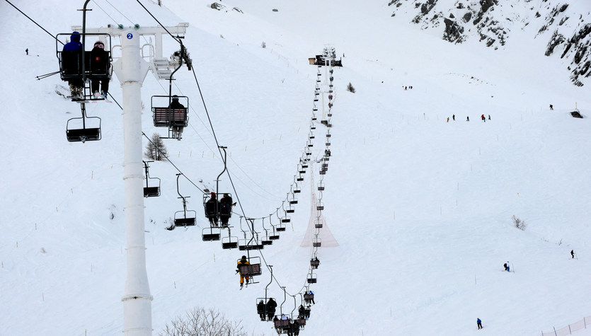 France: Ski resorts save energy.  Provide ways