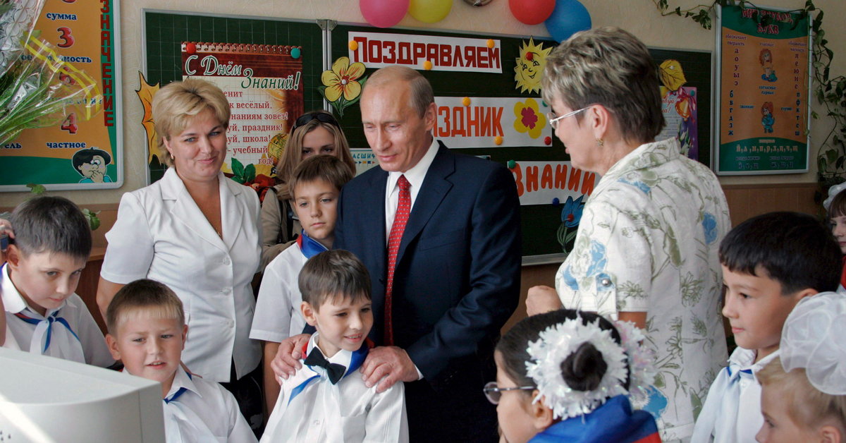 "Are you over 14? Go to work!"  Putin's new idea to fight sanctions