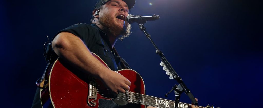 [EN IMAGES] A festive reunion with Luke Combs
