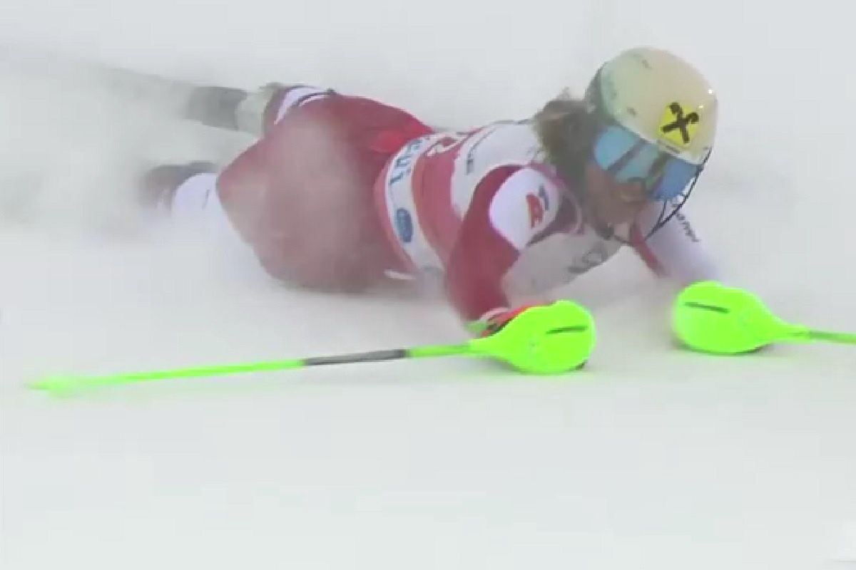 Scary moments on the slopes.  The competitor drove to the camera operator - O2