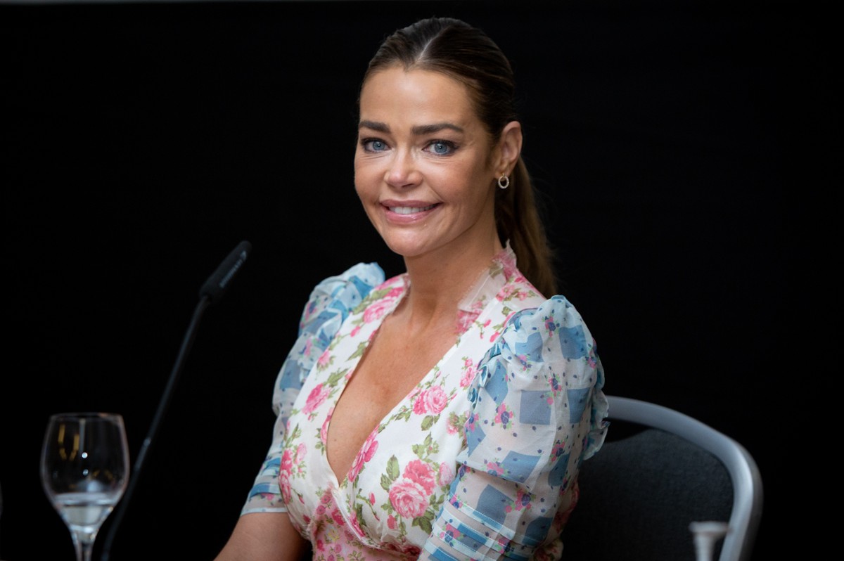 She shot Denise Richards' car.  The deadly consequences of road conflict